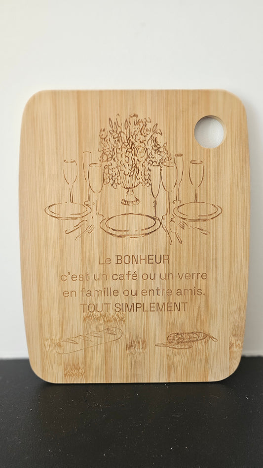 Plateau en bois gravé