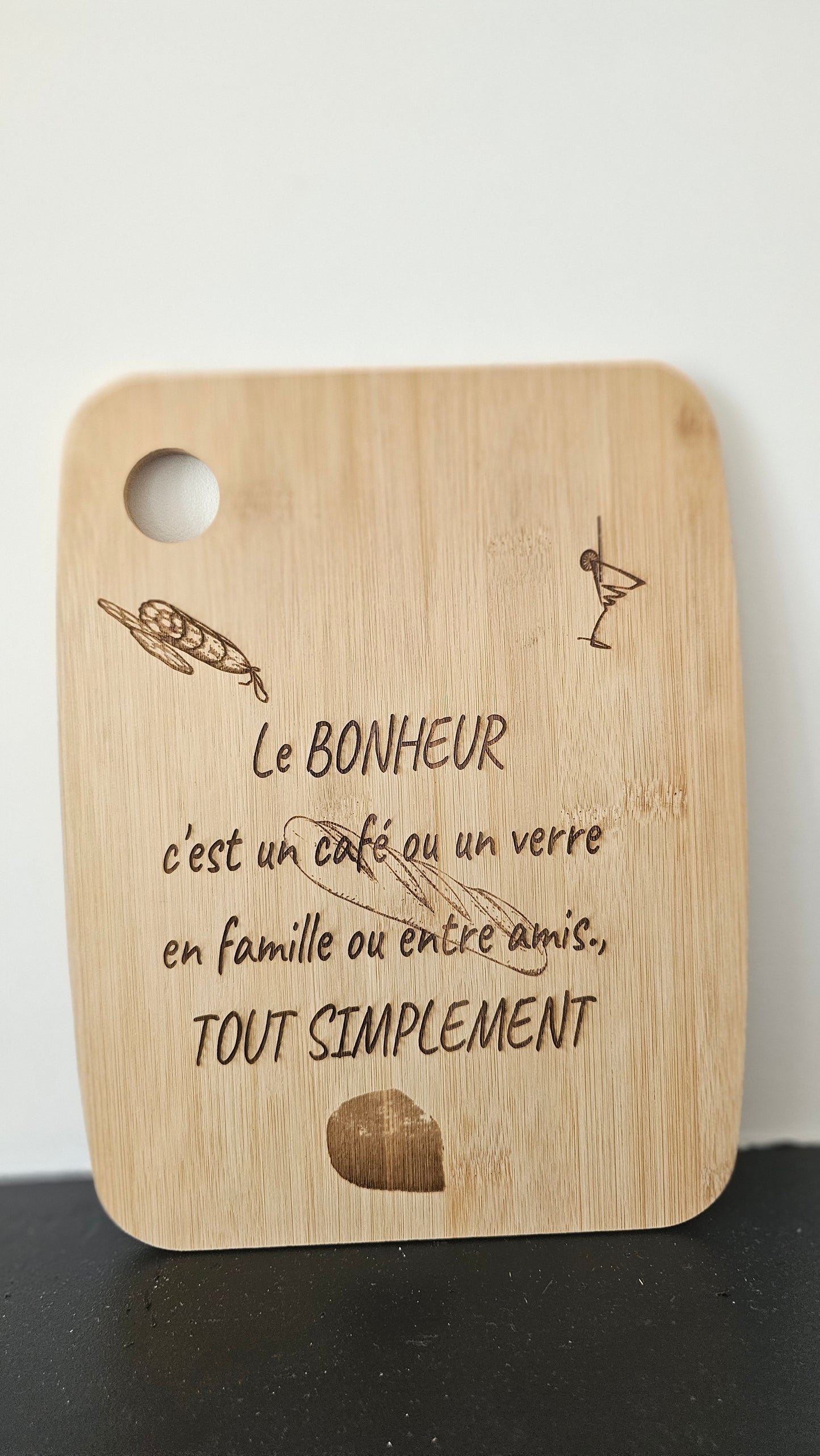 Plateau en bois gravé