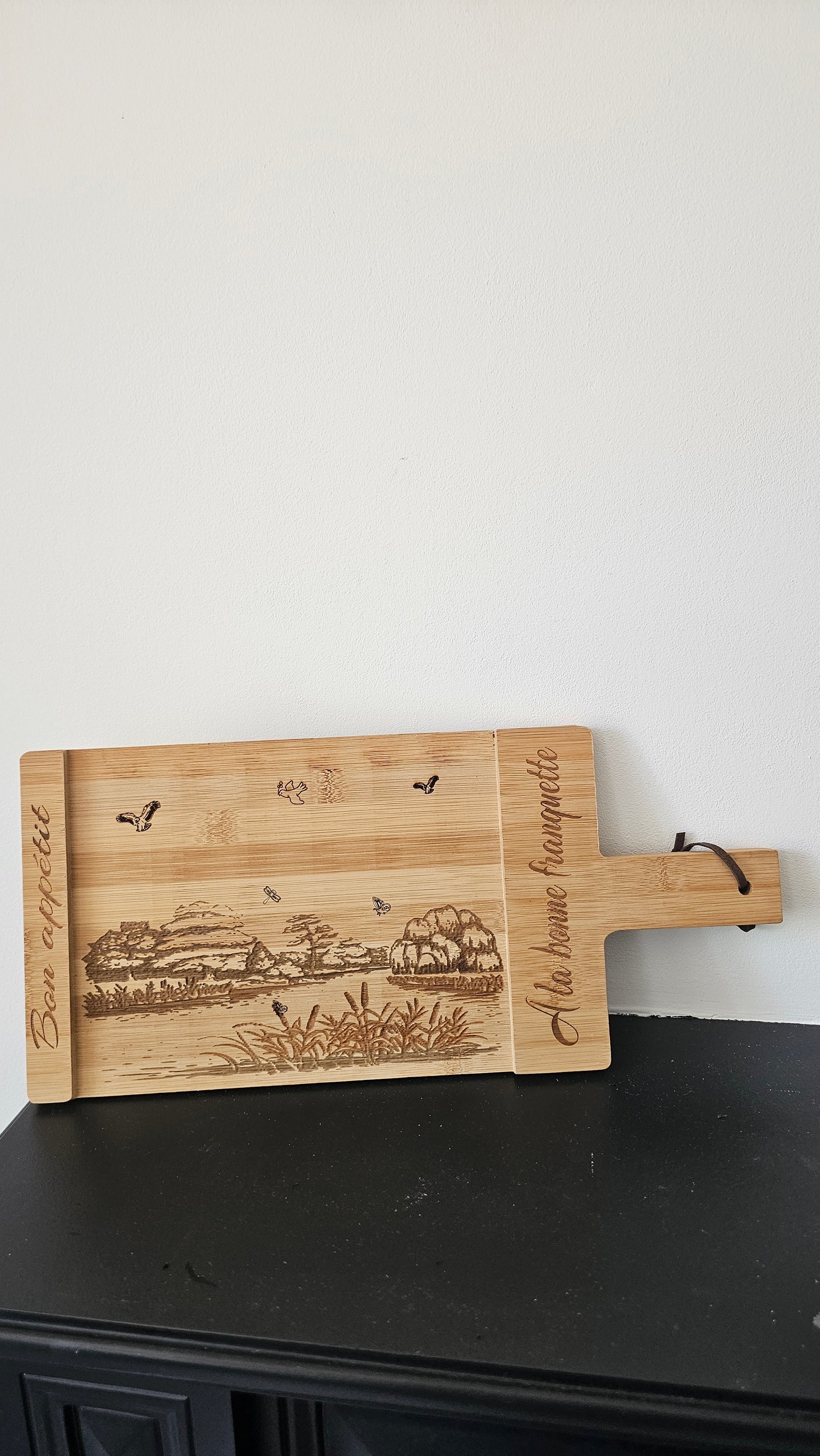 Plateau en bois gravé